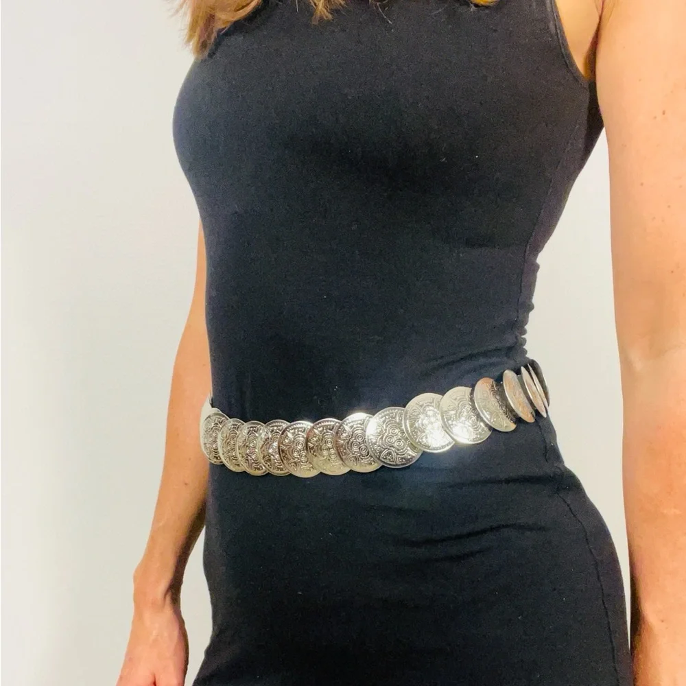 Vintage Silver Dollar Stretch Cinch Belt – Western Glam Statement Accessory